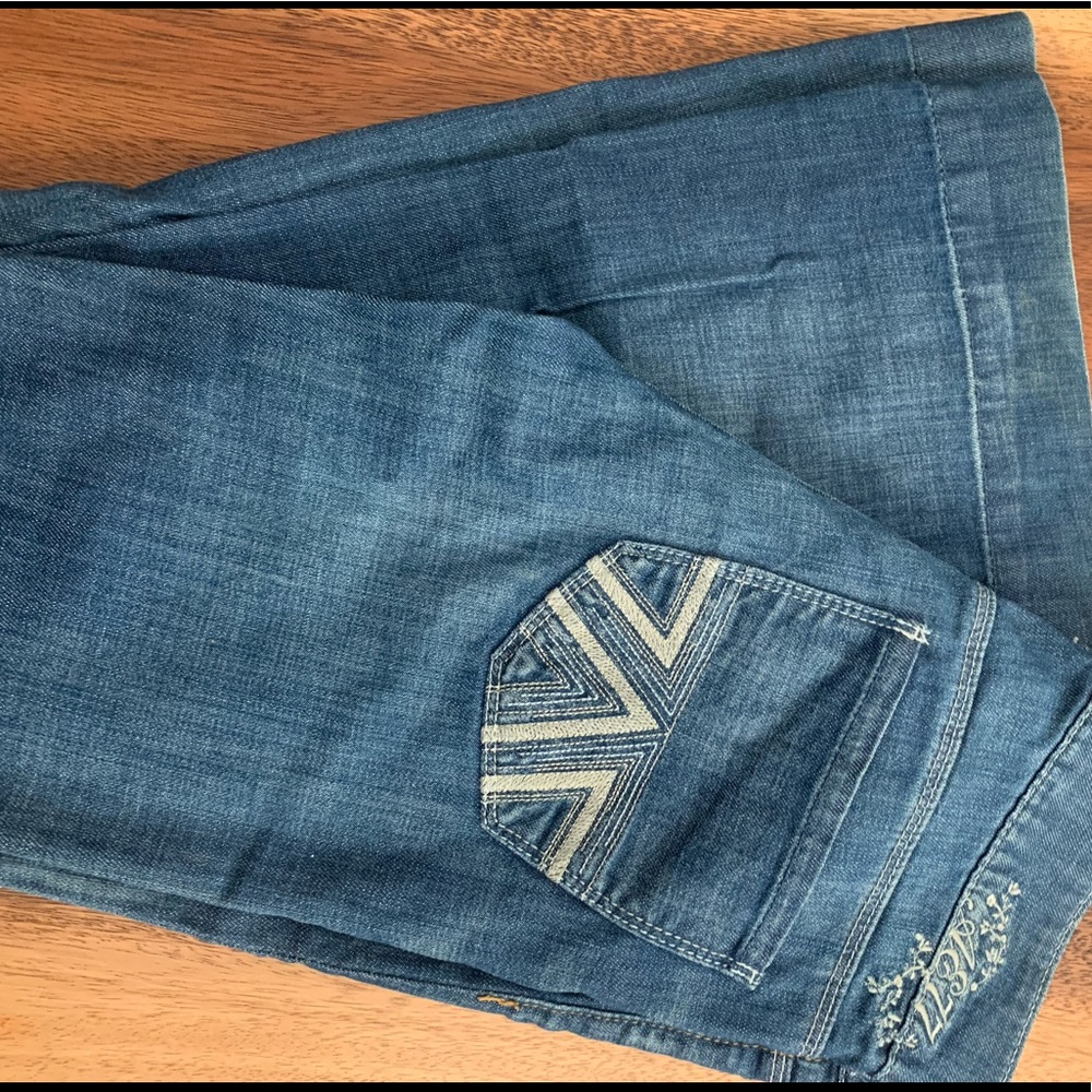 American Eagle jeans size 4 regular. Light wear